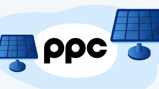 Imagine cu logo ppc si două panouri fotovoltaice