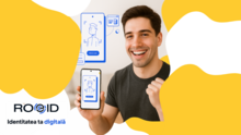 Imagine cu un barbat cu telefonul deschis in aplicația ROeID
